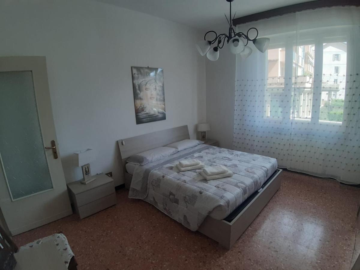 Appartamento Centrale Fino A 8 Posti Letto Pontremoli Kültér fotó